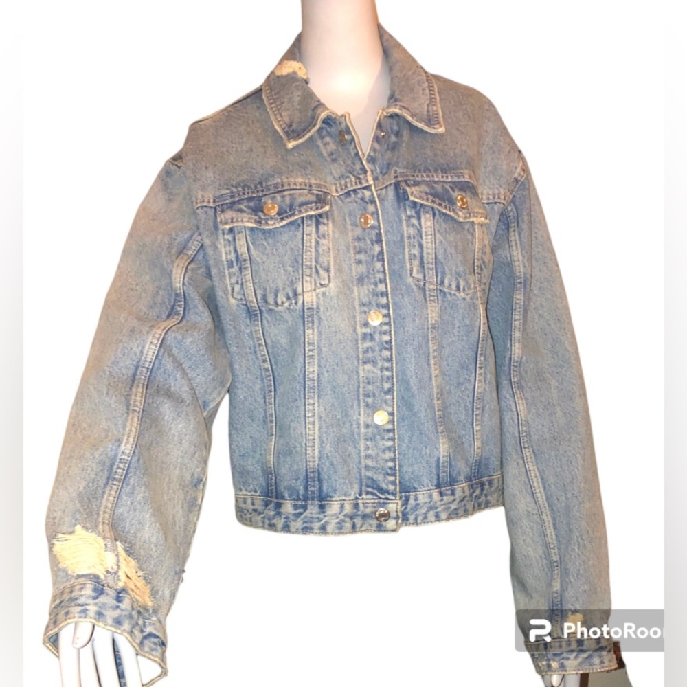 Zara Light blue distressed denim jacket Size M - L EUC